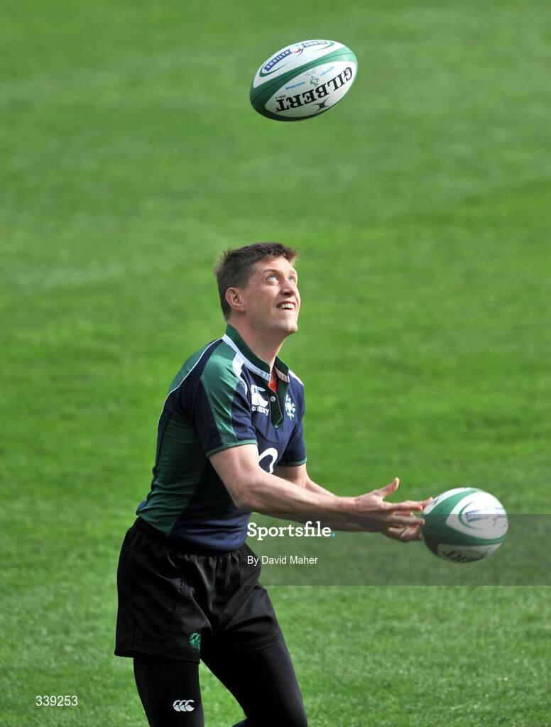 27 February 2009; Out-half Ronan O'Gara juggles some rugby balls during the Ireland squad Captain's Run ahead of their RBS Six Nations Championship game against England on Saturday. Croke Park, Dublin. Picture credit: David Maher / SPORTSFILE *** Local Caption ***