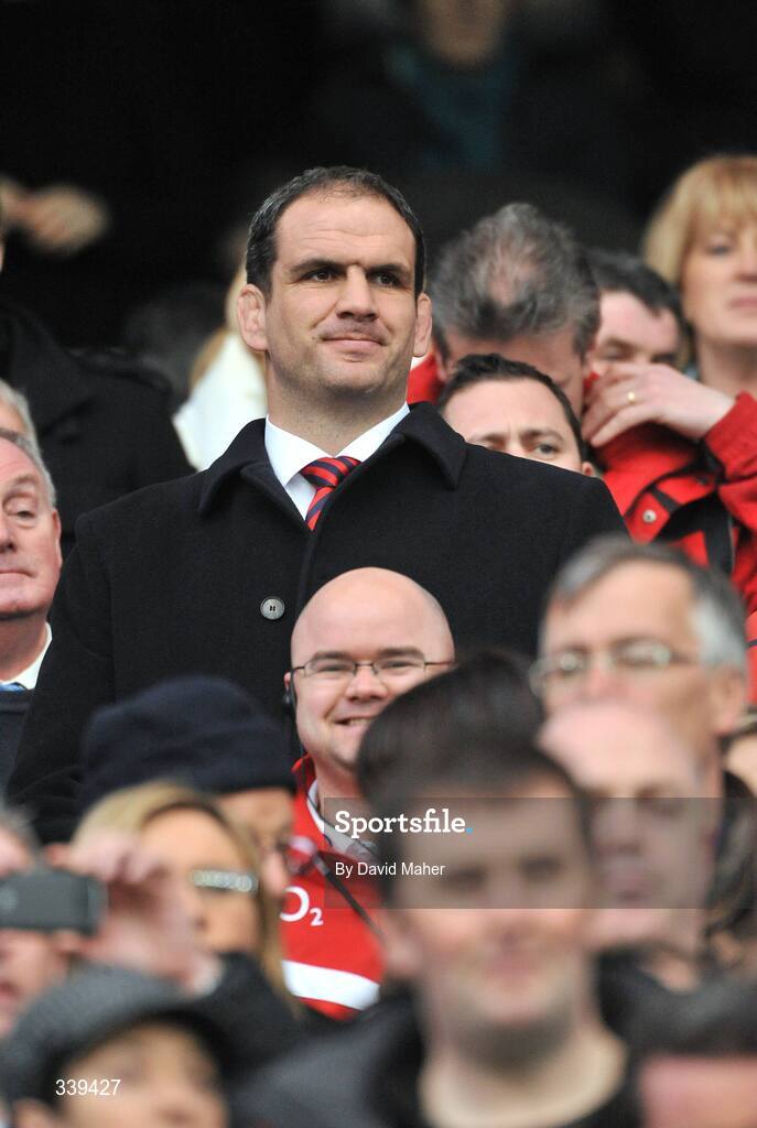 28 February 2009; England head coach Martin Johnson before the start of the game. RBS Six Nations Rugby Championship, Ireland v England, Croke Park, Dublin. Picture credit: David Maher / SPORTSFILE