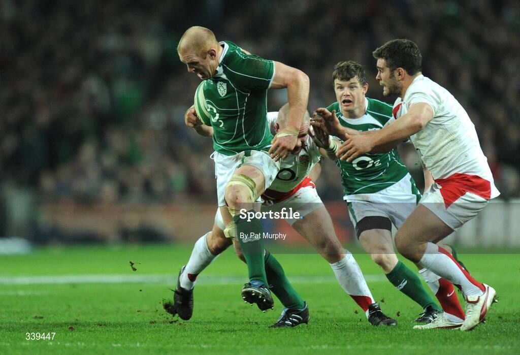 28 February 2009; Paul O'Connell, Ireland, in action against Phil Vickery and Mark Cueto, right, England. RBS Six Nations Rugby Championship, Ireland v England, Croke Park, Dublin. Picture credit: Pat Murphy / SPORTSFILE