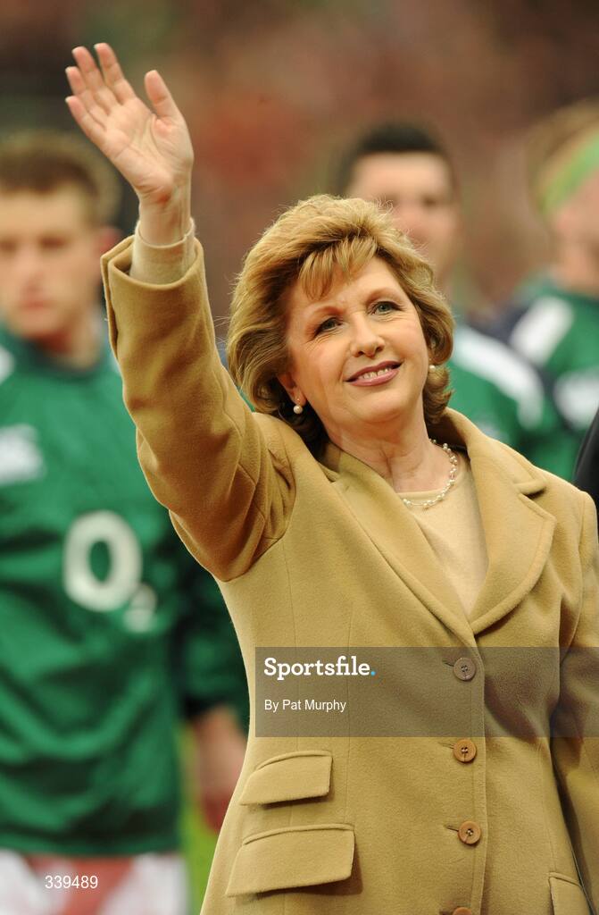 28 February 2009; President of Ireland Mary McAleesse waves to the crowd before the game. RBS Six Nations Rugby Championship, Ireland v England, Croke Park, Dublin. Picture credit: Pat Murphy / SPORTSFILE
