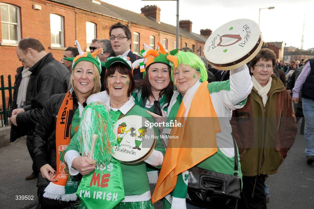 28 February 2009; Ireland supporters on their way to the game. RBS Six Nations Rugby Championship, Ireland v England, Croke Park, Dublin. Picture credit: Ray McManus / SPORTSFILE