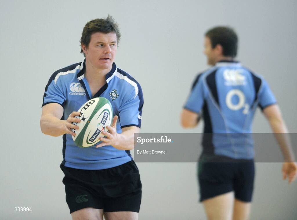 4 March 2009; Captain Brian O'Driscoll in action during Ireland squad training. UCC Mardyke Arena, Cork. Picture credit: Matt Browne / SPORTSFILE
