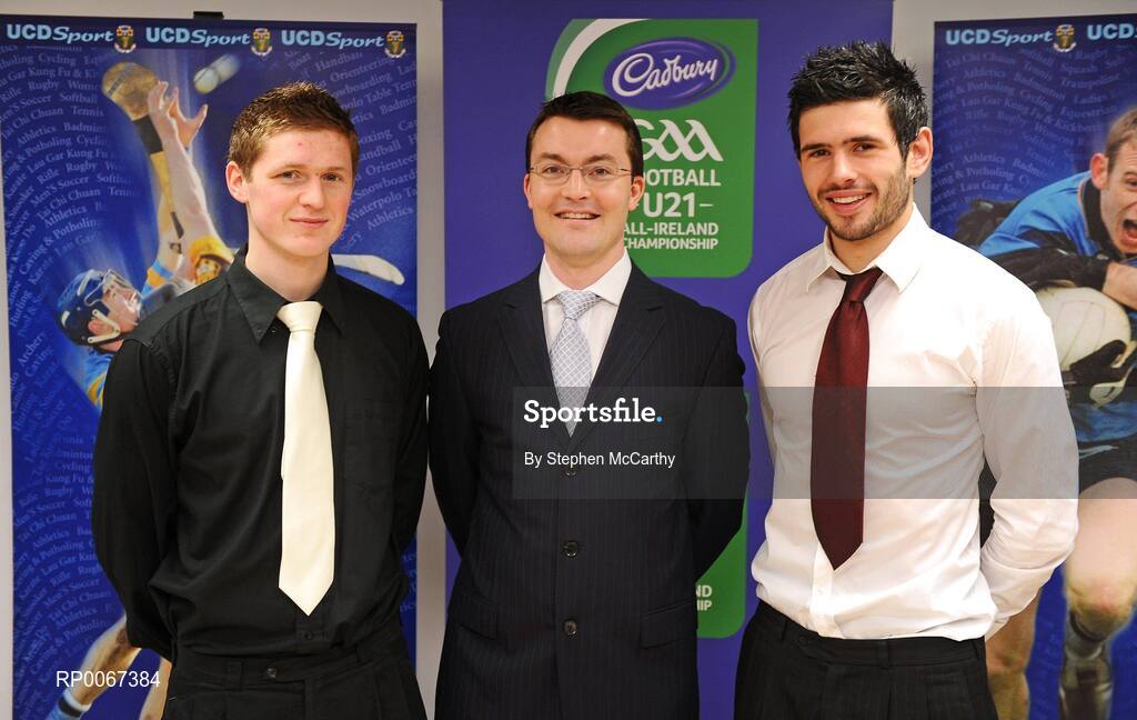 6 March 2009; Shane Guest, Senior Brand Manager Cadburys, with Joseph Mulhare, Laois, UCD Gaelic Football Scholar, left, and Cian O'Sullivan, Dublin, UCD Gaelic Football Scholar and member of the Kilmacud Crokes side who will take part in the All-Ireland Senior Club Football Championship Final on St. Patrick's Day in Croke Park, at the announcement of the Cadbury Football Scholarship recipients. Sports Centre, University College Dublin, Belfield, Dublin. Picture credit: Stephen McCarthy / SPORTSFILE