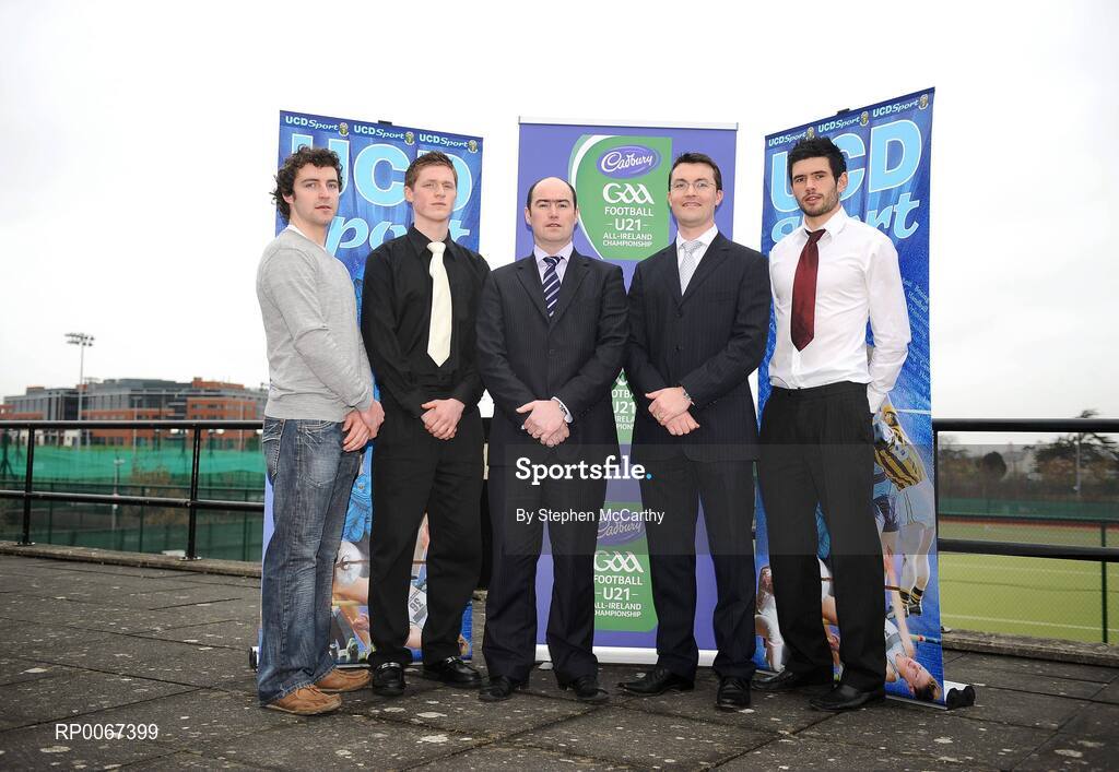 6 March 2009; Shane Guest, Senior Brand Manager Cadburys, second from right, and Noel Delaney of Grant Thornton, with UCD Gaelic Football Scholars, from left, Pat Brady, Cavan, Jospeh Mulhare, Laois, and Cian O'Sullivan, Dublin, UCD Gaelic Football Scholar and member of the Kilmacud Crokes side who will take part in the All-Ireland Senior Club Football Championship Final on St. Patrick's Day in Croke Park, at the announcement of the Cadbury Football Scholarship recipients. Sports Centre, University College Dublin, Belfield, Dublin. Picture credit: Stephen McCarthy / SPORTSFILE