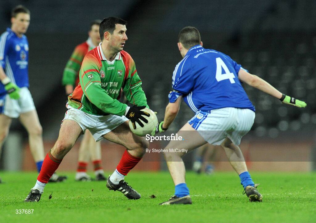 14 February 2009; James O'Shea, St Michael's Foilmore, in action against Damien Walshe, St Michael's. AIB All-Ireland Intermediate Club Football Championship Final, St Michael's, Galway, v St Michael's Foilmore, Kerry. Croke Park, Dublin. Picture credit: Stephen McCarthy / SPORTSFILE