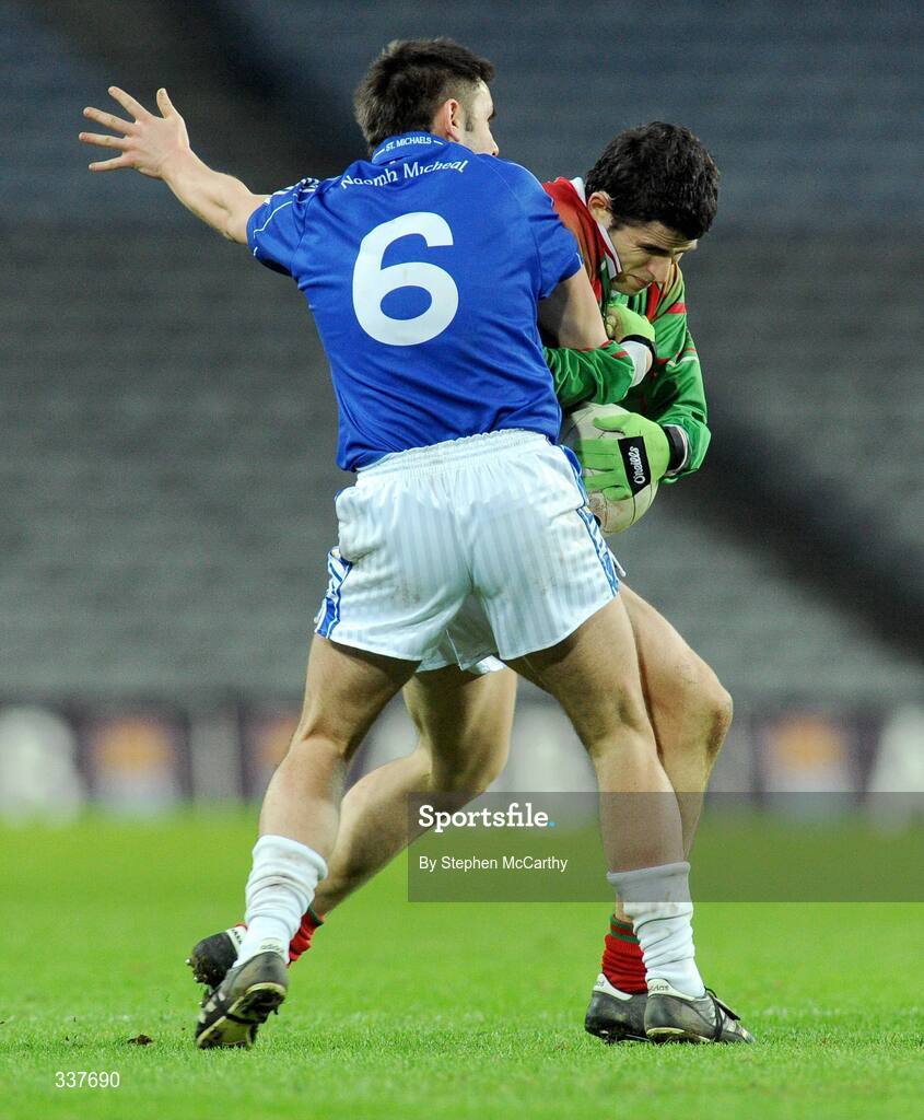 14 February 2009; Ronan O'Connor, St Michael's Foilmore, in action against Peter Ruane, St Michael's. AIB All-Ireland Intermediate Club Football Championship Final, St Michael's, Galway, v St Michael's Foilmore, Kerry. Croke Park, Dublin. Picture credit: Stephen McCarthy / SPORTSFILE