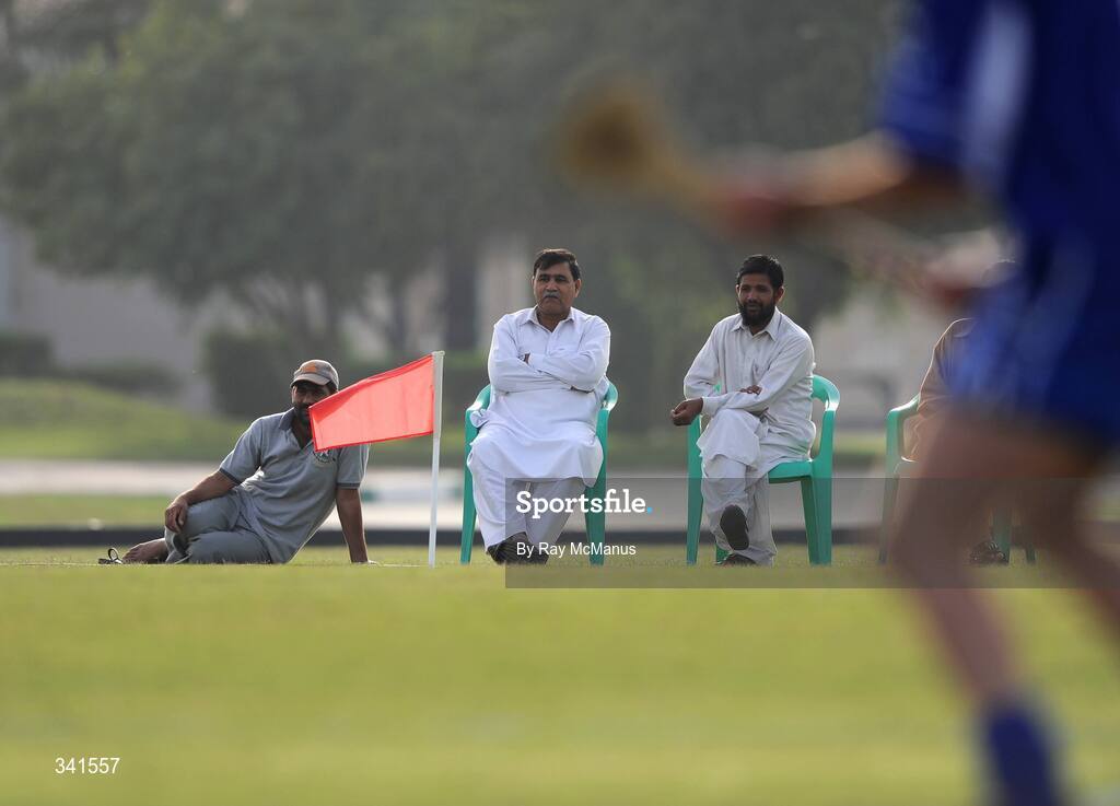 14 March 2009; Staff of the Ghantoot Racing and Polo Club watch the game. M Donnelly Interprovincial Hurling Final presented by Etihad Airways, Leinster v Connacht, Ghantoot Racing and Polo Club, Abu Dhabi, United Arab Emirates. Picture credit: Ray McManus / SPORTSFILE
