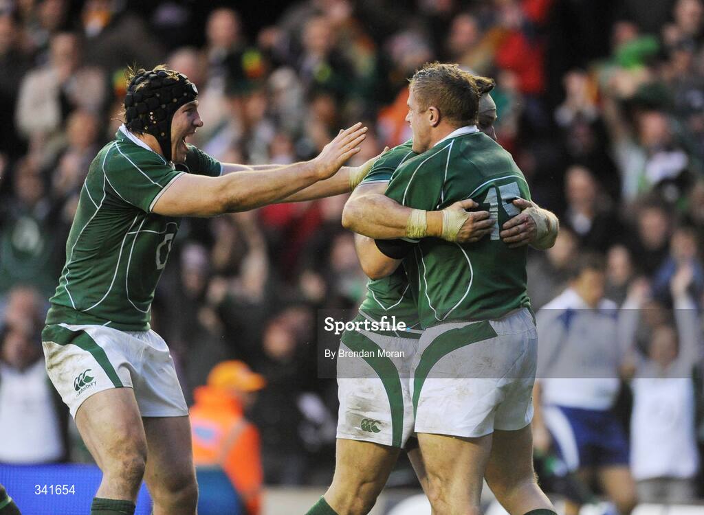 14 March 2009; Jamie Heaslip, Ireland, celebrates his side's try against Scotland with team-mates David Wallace and Stephen Ferris, left. RBS Six Nations Championship, Scotland v Ireland, Murrayfield Stadium, Edinburgh, Scotland. Picture credit: Brendan Moran / SPORTSFILE