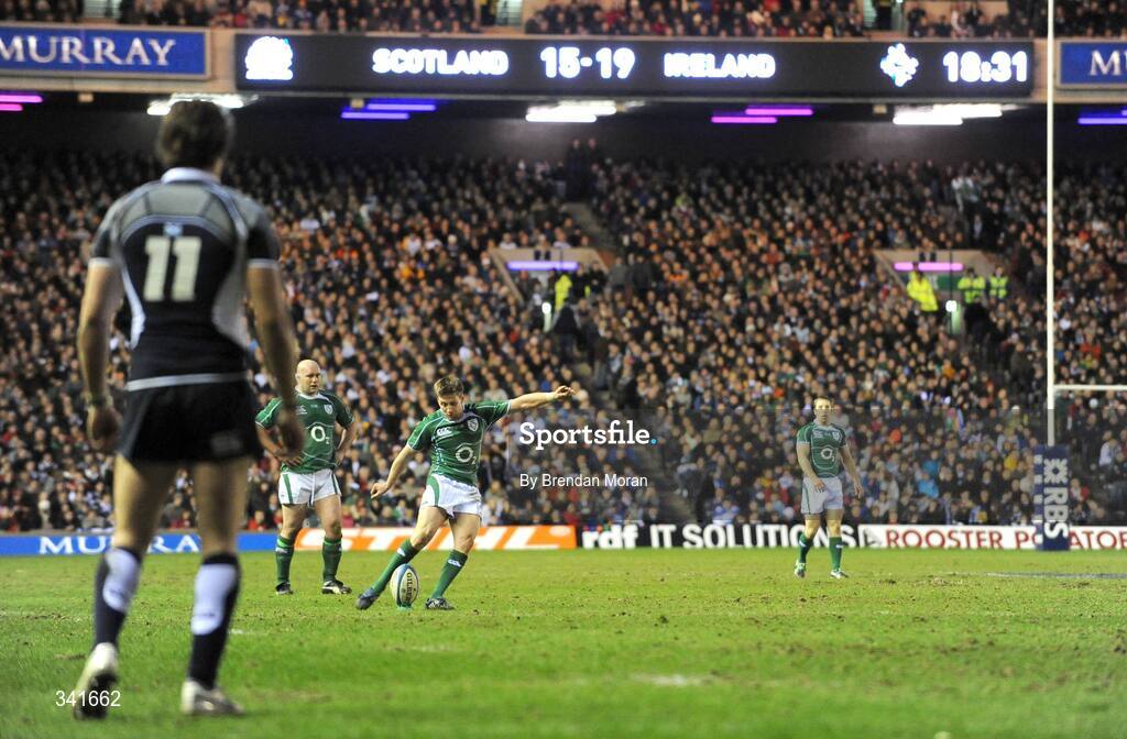 14 March 2009; Ireland out-half Ronan O'Gara kicks a penalty to make the score 22-15 for Ireland late in the game. RBS Six Nations Championship, Scotland v Ireland, Murrayfield Stadium, Edinburgh, Scotland. Picture credit: Brendan Moran / SPORTSFILE