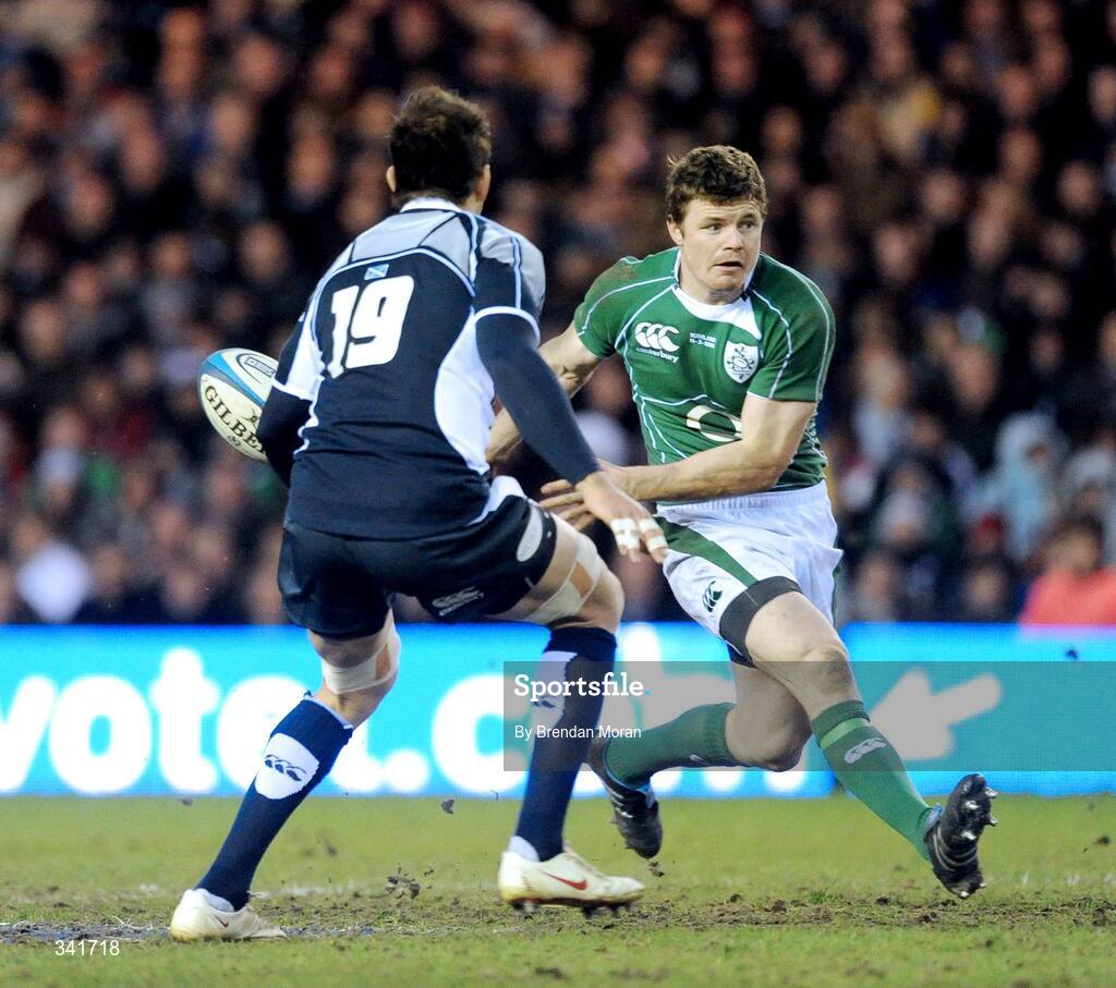 14 March 2009; Brian O'Driscoll, Ireland, passes back as Scott Gray, Scotland, closes in. RBS Six Nations Championship, Scotland v Ireland, Murrayfield Stadium, Edinburgh, Scotland. Picture credit: Brendan Moran / SPORTSFILE