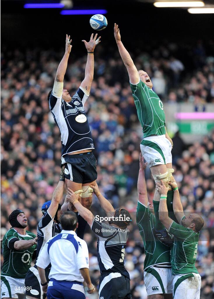 14 March 2009; Paul O'Connell, Ireland, and James Hamilton, Scotland, contest a lineout. RBS Six Nations Championship, Scotland v Ireland, Murrayfield Stadium, Edinburgh, Scotland. Picture credit: Brendan Moran / SPORTSFILE