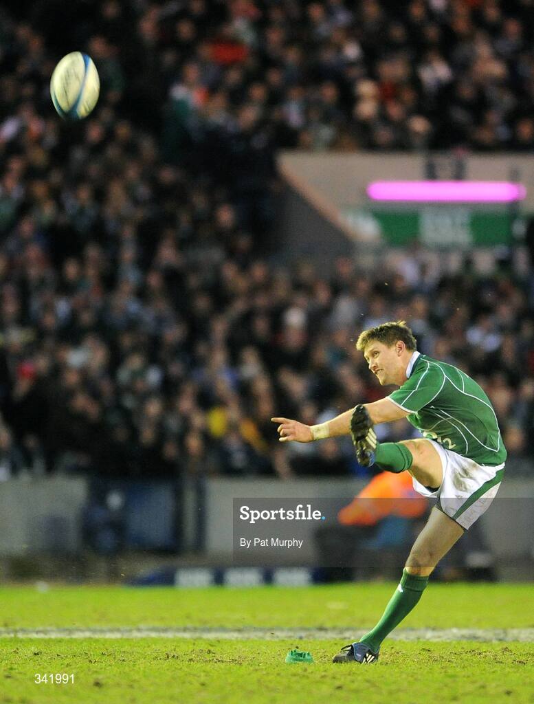14 March 2009; Ronan O'Gara, Ireland, kicks a penalty. RBS Six Nations Championship, Scotland v Ireland, Murrayfield Stadium, Edinburgh, Scotland. Picture credit: Pat Murphy / SPORTSFILE
