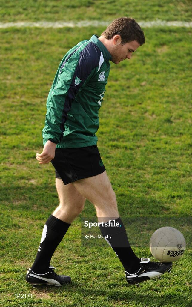17 March 2009; Ireland's Gordon D'Arcy during rugby squad training ahead of their RBS Six Nations Championship game against Wales on Saturday. RDS, Dublin. Picture credit: Pat Murphy / SPORTSFILE