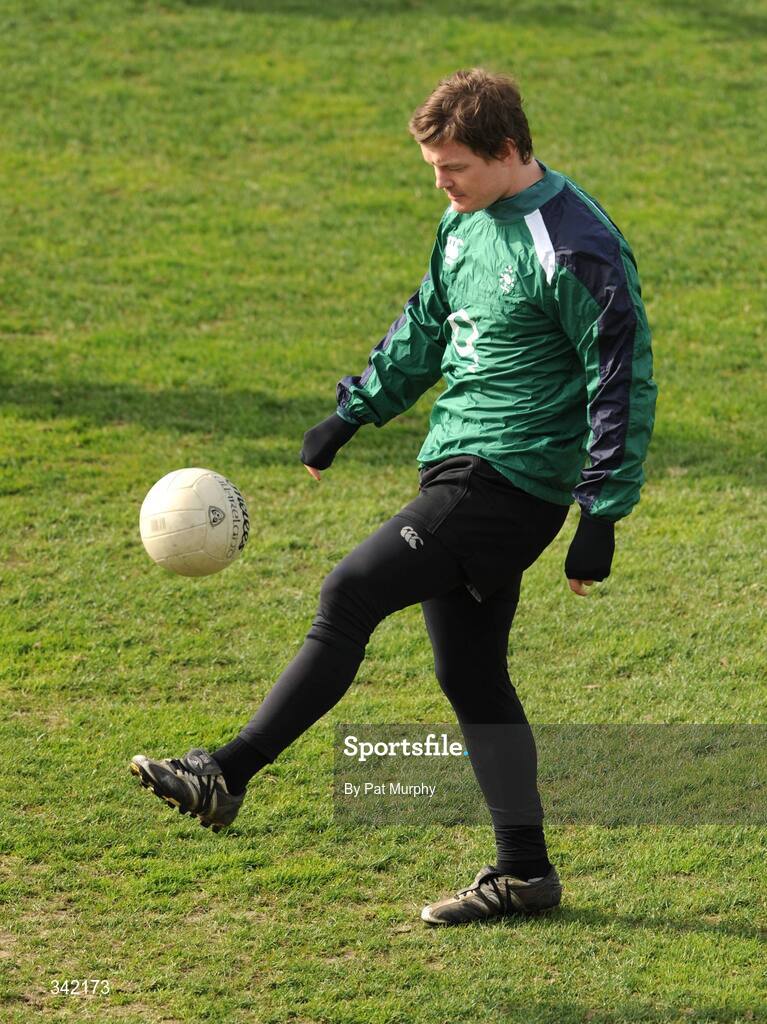17 March 2009; Ireland's Brian O'Driscoll during rugby squad training ahead of their RBS Six Nations Championship game against Wales on Saturday. RDS, Dublin. Picture credit: Pat Murphy / SPORTSFILE