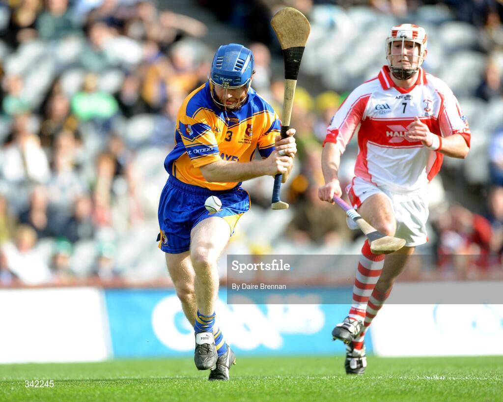 17 March 2009; Damien Hayes, Portumna, shoots to score his and his side's second goal. AIB All-Ireland Senior Club Hurling Championship Final, Portumna, Co. Galway v De La Salle, Waterford, Croke Park, Dublin. Picture credit: Daire Brennan / SPORTSFILE