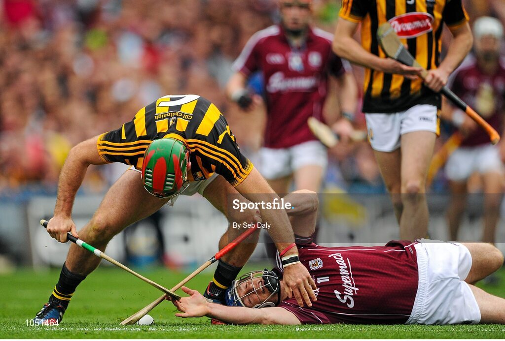 6 September 2015; Richie Hogan, Kilkenny, in action against Cyril Donnellan, Galway. GAA Hurling All-Ireland Senior Championship Final, Kilkenny v Galway, Croke Park, Dublin. Picture credit: Seb Daly / SPORTSFILE
