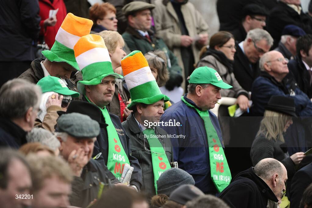 13 March 2009; Irish punters watch the racing on the big screen. Cheltenham Racing Festival, Prestbury Park, Cheltenham, Gloucestershire, England. Picture credit: Stephen McCarthy / SPORTSFILE