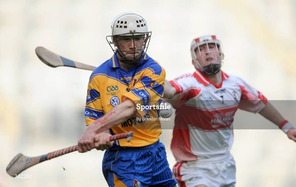 17 March 2009; Niall Hayes, Portumna, in action against Stephen Daniels, De La Salle. AIB All-Ireland Senior Club Hurling Championship Final, Portumna, Co. Galway v De La Salle, Waterford, Croke Park, Dublin. Picture credit: Brendan Moran / SPORTSFILE
