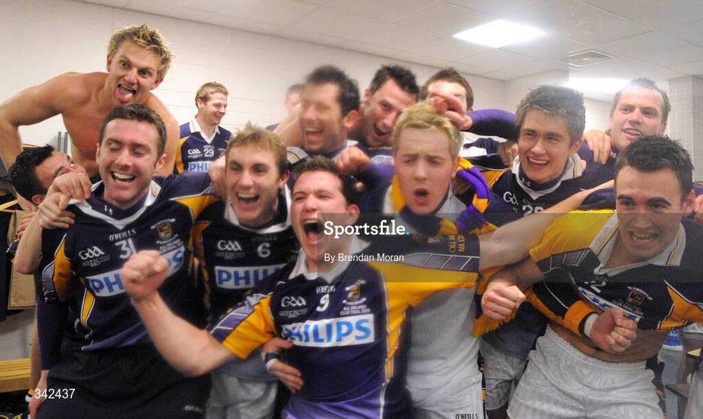 17 March 2009; Niall Corkery, centre, leads the Kilmacud Crokes celebrations after the game. AIB All-Ireland Senior Club Football Championship Final, Crossmaglen Rangers, Co. Armagh v Kilmacud Crokes, Dublin. Croke Park, Dublin. Picture credit: Daire Brennan / SPORTSFILE