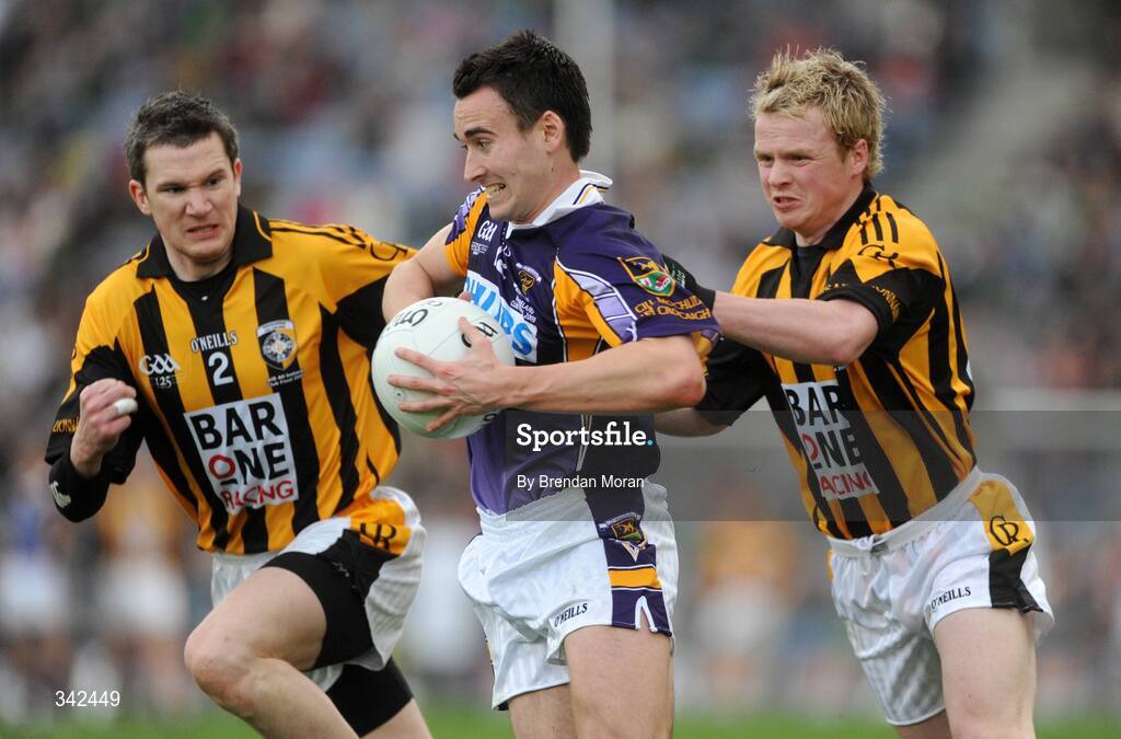 17 March 2009; Adrian Morrissey, Kilmacud Crokes, in action against Brendan McKeown, left, and Paul McKeown, Crossmaglen Rangers. AIB All-Ireland Senior Club Football Championship Final, Crossmaglen Rangers, Co. Armagh v Kilmacud Croke, Dublin. Croke Park, Dublin. Picture credit: Daire Brennan / SPORTSFILE