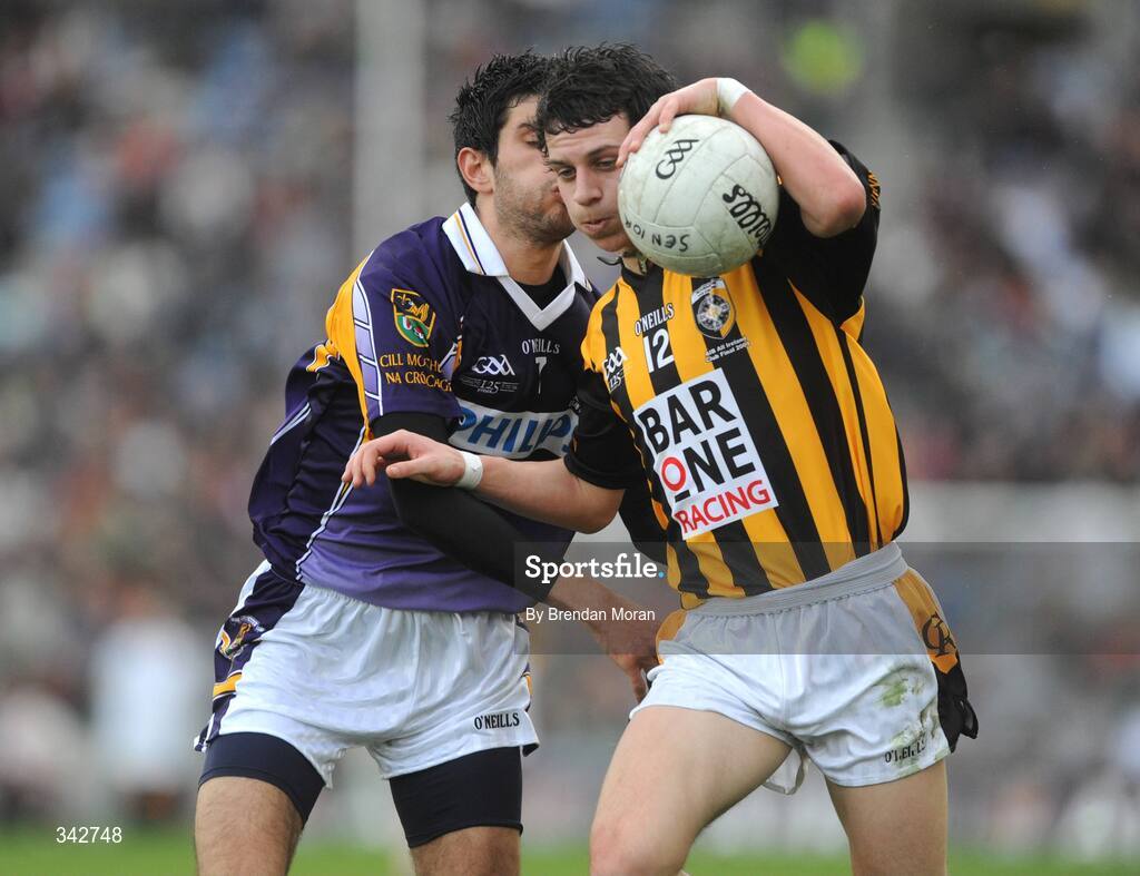 17 March 2009; Jamie Clarke, Crossmaglen Rangers, in action against Cian O'Sullivan, Kilmacud Crokes. AIB All-Ireland Senior Club Football Championship Final, Crossmaglen Rangers, Co. Armagh v Kilmacud Croke, Dublin. Croke Park, Dublin. Picture credit: Daire Brennan / SPORTSFILE