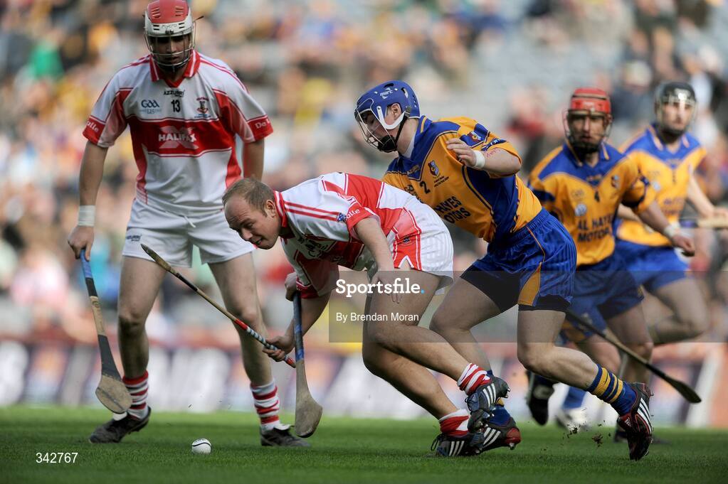 17 March 2009; Derek McGrath, De La Salle, in action against Martin Dolphin, Portumna. AIB All-Ireland Senior Club Hurling Championship Final, Portumna, Co. Galway v De La Salle, Waterford, Croke Park, Dublin. Picture credit: Brendan Moran / SPORTSFILE