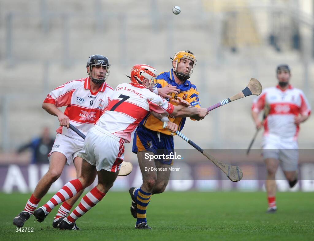 17 March 2009; Leo Smith, Portumna, in action against Stephen Daniels, 7, De La Salle. AIB All-Ireland Senior Club Hurling Championship Final, Portumna, Co. Galway v De La Salle, Waterford, Croke Park, Dublin. Picture credit: Brendan Moran / SPORTSFILE