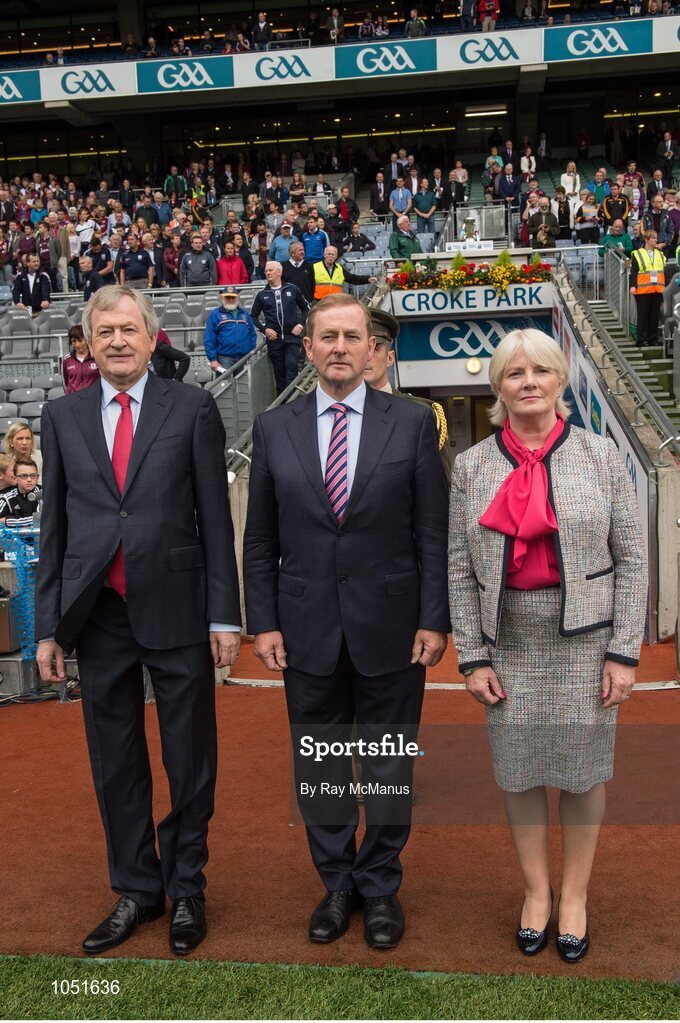 6 September 2015; Ard Stiurthoir of the GAA Paraic Duffy, and his wife Vera, flank An Taoiseach Enda Kenny T.D. before the game. GAA Hurling All-Ireland Senior Championship Final, Kilkenny v Galway, Croke Park, Dublin. Picture credit: Ray McManus / SPORTSFILE
