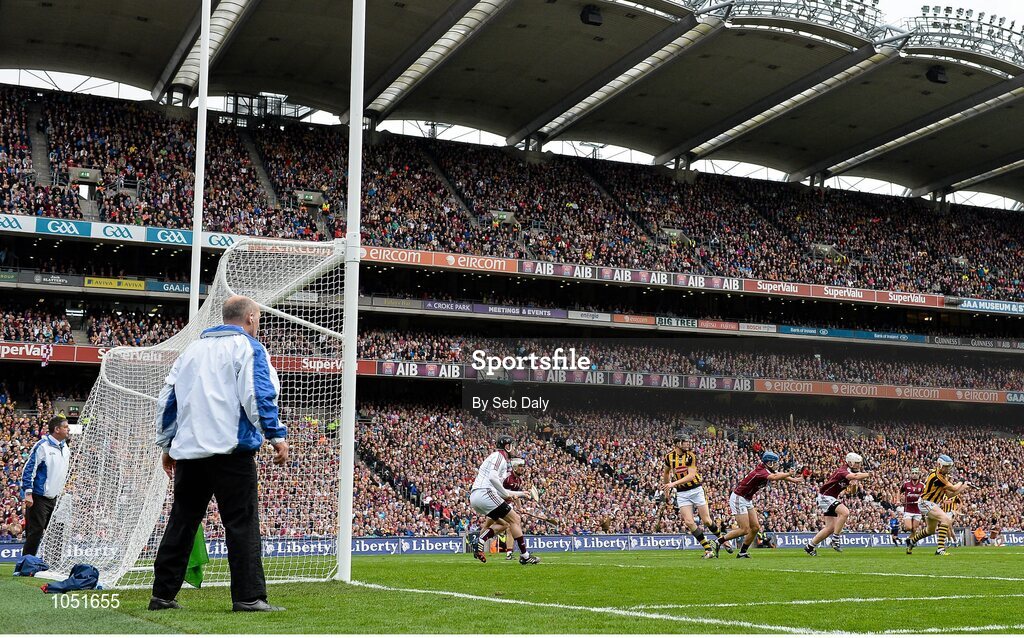 6 September 2015; TJ Reid, Kilkenny, scores his team's opening goal despite the attention of Johnny Coen and John Hanbury of Galway. GAA Hurling All-Ireland Senior Championship Final, Kilkenny v Galway, Croke Park, Dublin. Picture credit: Seb Daly / SPORTSFILE