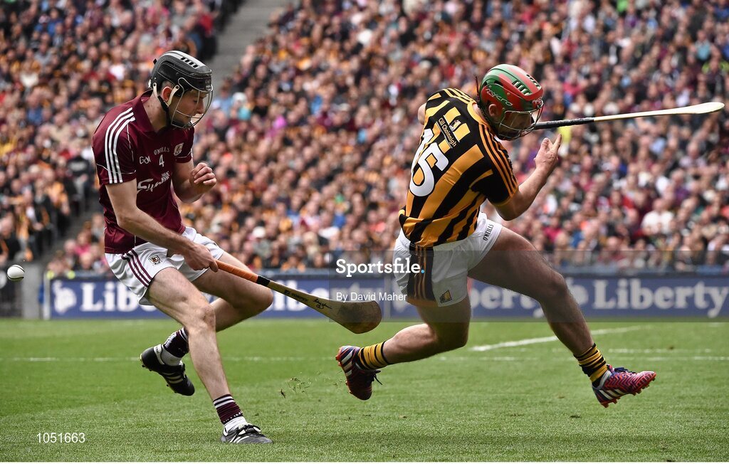 6 September 2015; Eoin Larkin, Kilkenny, in action against Padraig Mannion, Galway. GAA Hurling All-Ireland Senior Championship Final, Kilkenny v Galway, Croke Park, Dublin. Picture credit: David Maher / SPORTSFILE