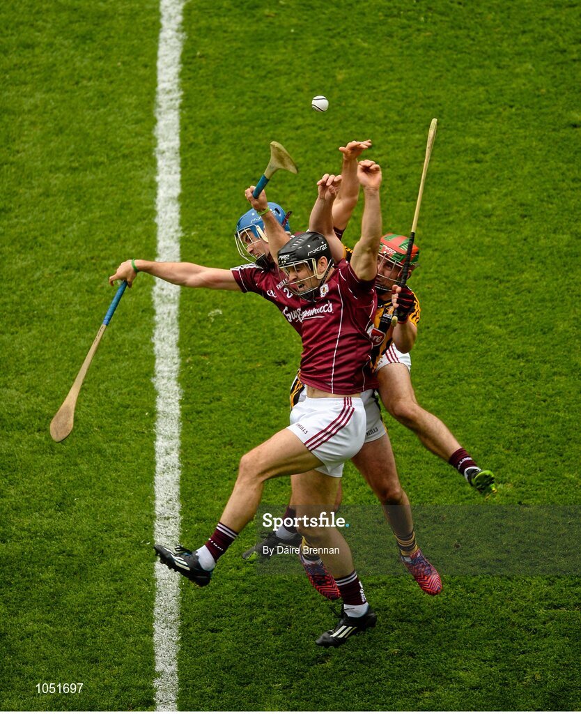 6 September 2015; Johnny Coen, left, and David Collins, Galway, in action against Eoin Larkin, Kilkenny. GAA Hurling All-Ireland Senior Championship Final, Kilkenny v Galway, Croke Park, Dublin.Picture credit: Dáire Brennan / SPORTSFILE