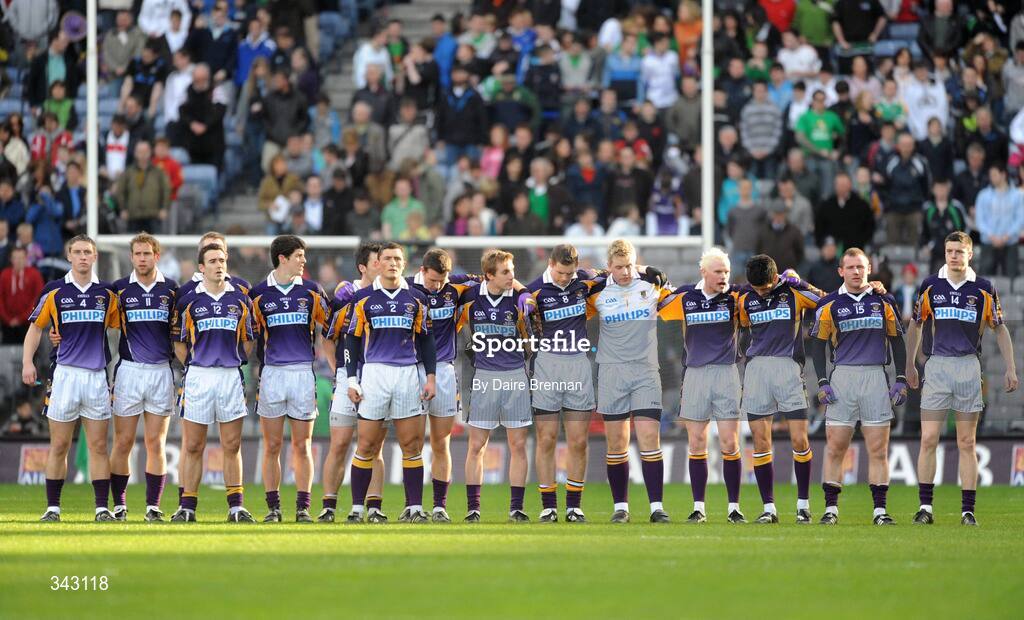 17 March 2009; The Kilmacud Crokes players stand for the National Anthem before the game. All-Ireland Senior Club Football Championship Final, Crossmaglen Rangers v Kilmacud Crokes. Croke Park, Dublin. Picture credit: Daire Brennan / SPORTSFILE