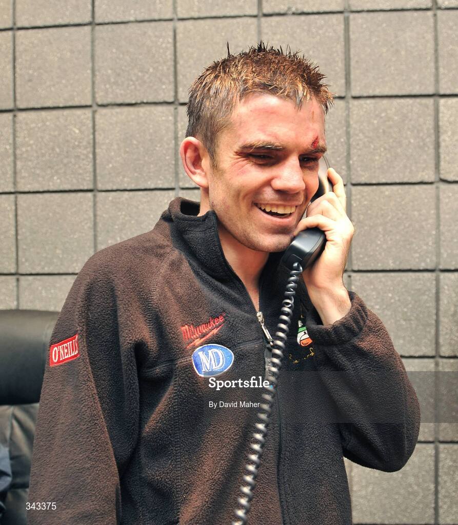 21 March 2009; Bernard Dunne receives a congratulatory phone call from President Mary McAleese after winning the WBA World Super Bantamweight title. Hunky Dory World Title Fight Night, Bernard Dunne v Ricardo Cordoba, The O2, Dublin. Picture credit: David Maher / SPORTSFILE