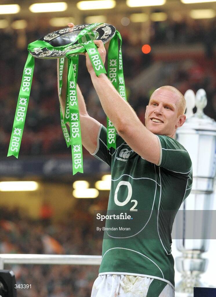 21 March 2009; Ireland's Paul O'Connell lifts the Triple Crown trophy. RBS Six Nations Championship, Wales v Ireland, Millennium Stadium, Cardiff, Wales. Picture credit: Brendan Moran / SPORTSFILE