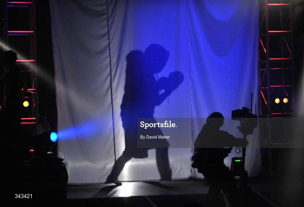 21 March 2009; Bernard Dunne prepares to enter the arena before the start of his WBA World Super Bantamweight title fight against Ricardo Cordoba. Hunky Dory World Title Fight Night, Bernard Dunne v Ricardo Cordoba, The O2, Dublin. Picture credit: David Maher / SPORTSFILE