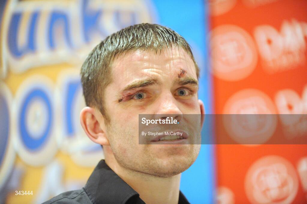22 March 2009; Newly crowned WBA World Super Bantamweight Champion Bernard Dunne speaking at a press conference following his victory over Ricardo Cordoba at the Hunky Dorys World Title Fight Night. Bernard Dunne Press Conference, Ballsbridge Court, Dublin. Picture credit: Stephen McCarthy / SPORTSFILE