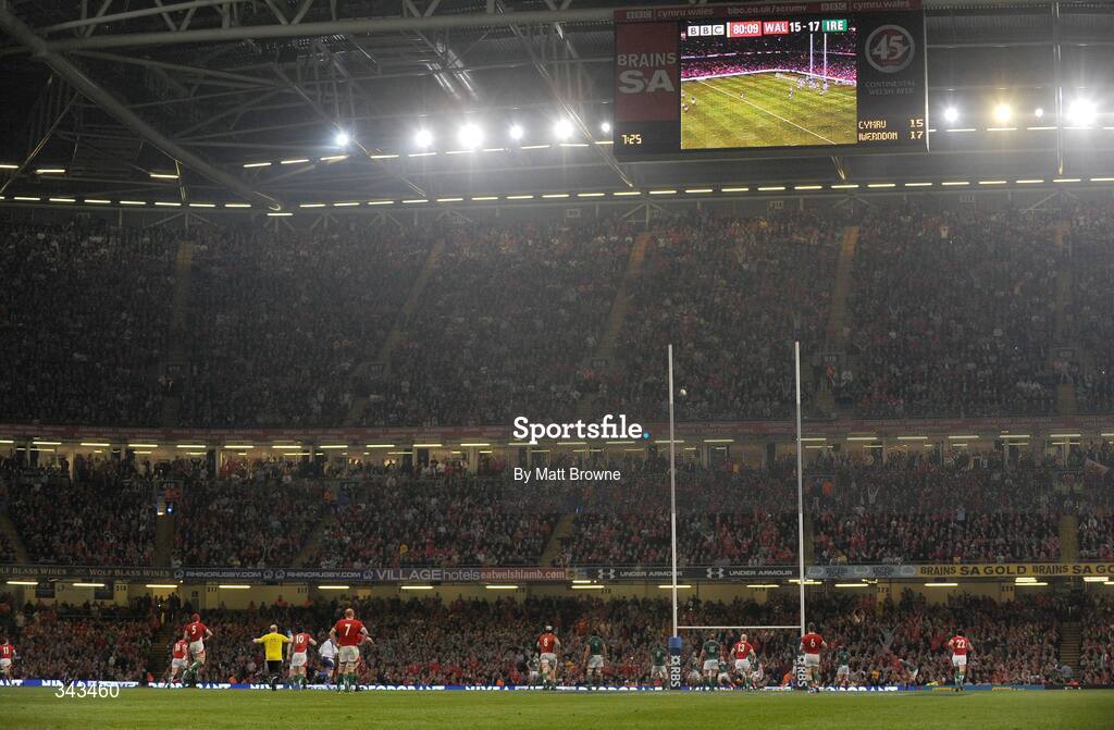 21 March 2009; Stephen Jones, 10, Wales, watches his penalty come up short of the posts, handing Ireland the Six Nations Chamiponship. RBS Six Nations Championship, Wales v Ireland, Millennium Stadium, Cardiff, Wales. Picture credit: Matt Browne / SPORTSFILE
