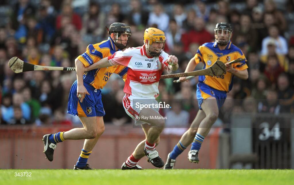 17 March 2009; Paidi Nevin, De La Salle, in action against Aiden O'Donnell, Portumna. AIB All-Ireland Senior Club Hurling Championship Final, Portumna, Co. Galway, v De La Salle, Waterford, Croke Park, Dublin. Picture credit: Ray McManus / SPORTSFILE