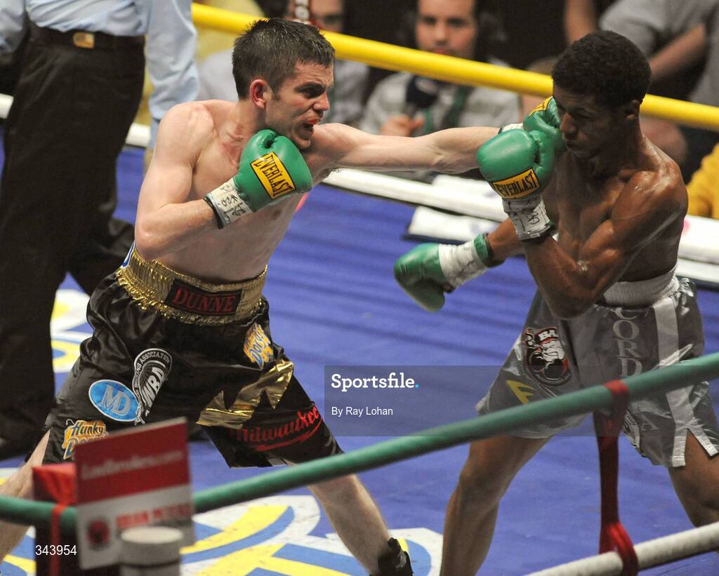 21 March 2009; Bernard Dunne in action against Ricardo Cordoba during their WBA World Super Bantamweight title fight. Hunky Dory World Title Fight Night, Bernard Dunne v Ricardo Cordoba, The O2, Dublin. Picture credit: Ray Lohan / SPORTSFILE
