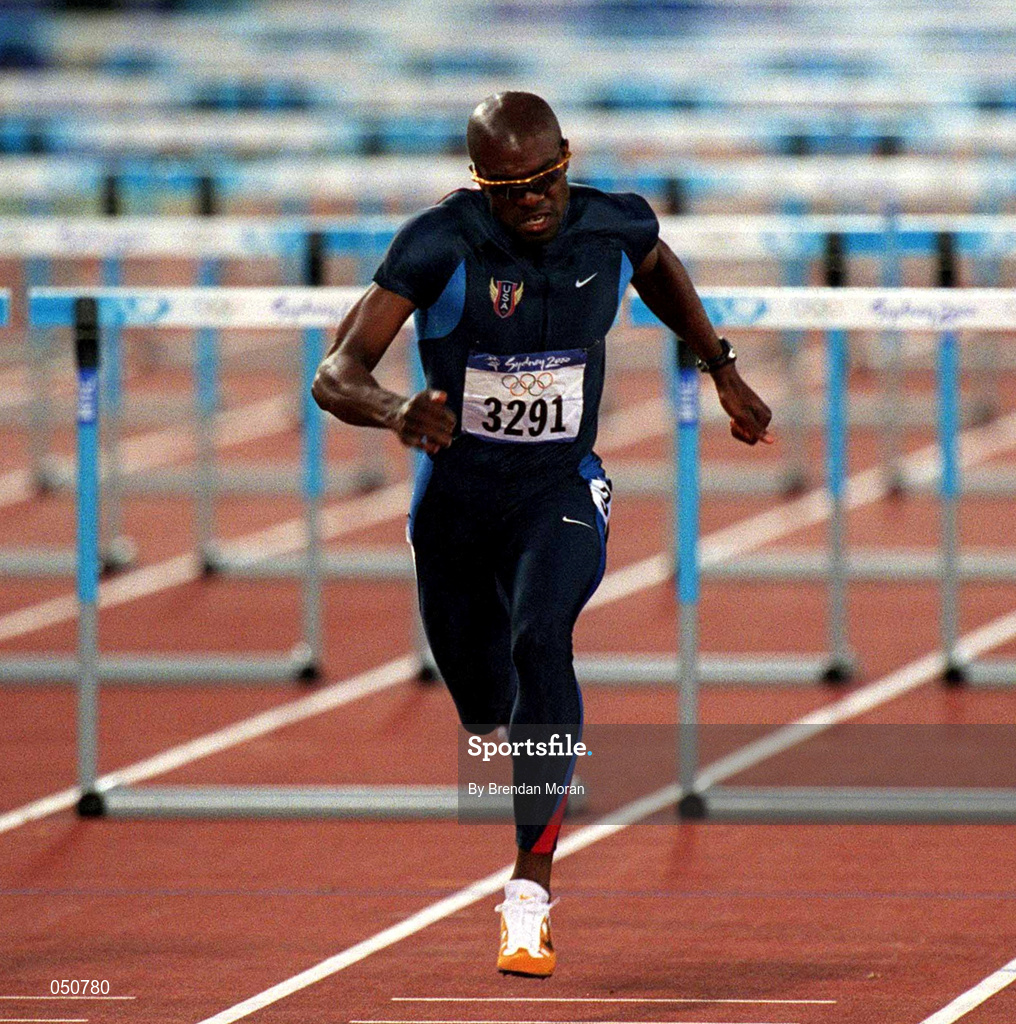 25 September 2000; Allen Johnson of USA competing in the mens 110m hurdles during the Sydney Olympics at Sydney Olympic Park in Sydney, Australia. Photo by Brendan Moran/Sportsfile