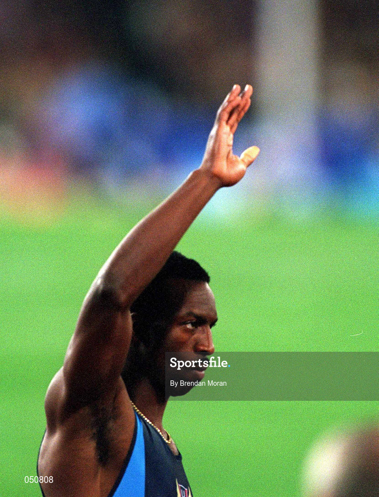 23 September 2000; Michael Johnson of USA celebrates after winning gold in the mens 400m during the Sydney Olympics at Sydney Olympic Park in Sydney, Australia. Photo by Brendan Moran/Sportsfile