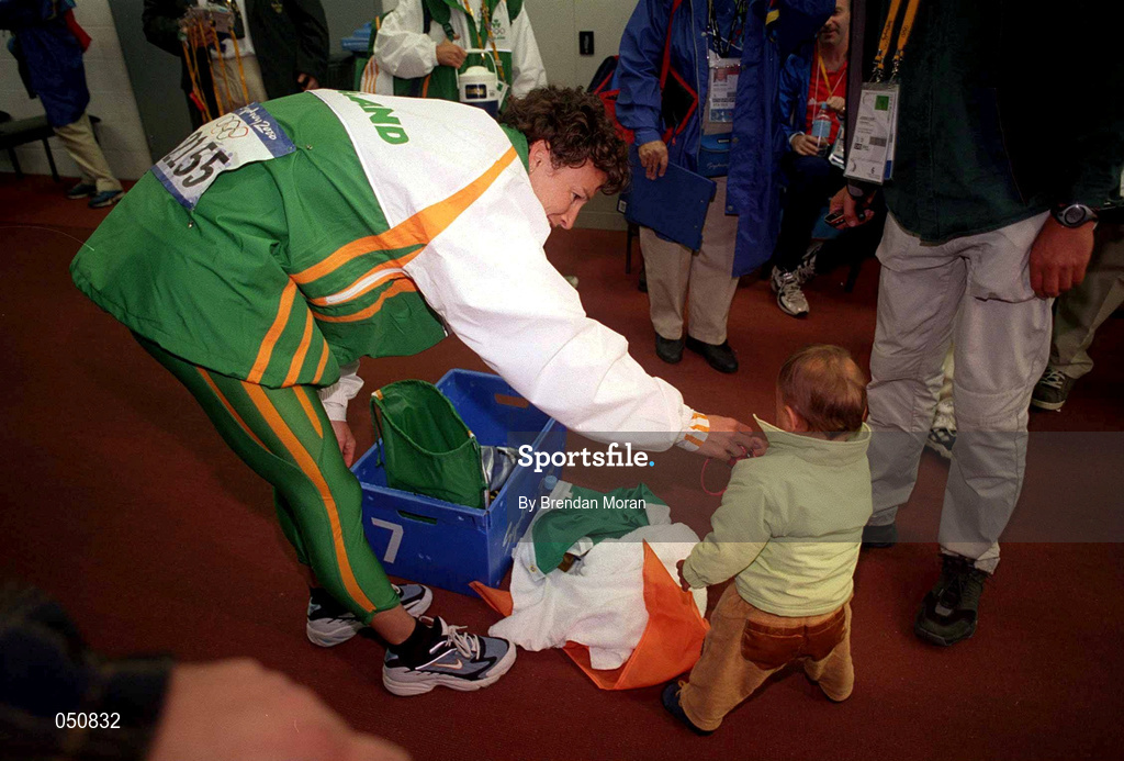 25 September 2000; Sonia O'Sullivan of Ireland with her daughter Ciara following the womens 10,000 final during the Sydney Olympics at Sydney Olympic Park in Sydney, Australia. Photo by Brendan Moran/Sportsfile