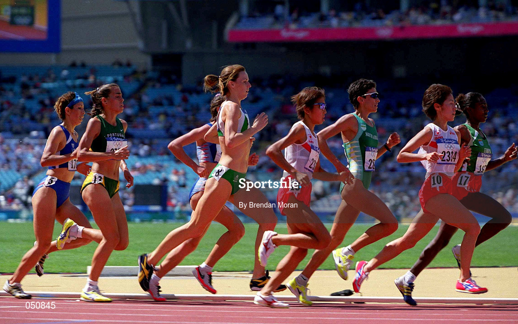 23 September 2000; Ireland's Breda Dennehy Willis, no.8 (third from left), in action during the womens 5,000m heats, Stadium Australia, Sydney Olympic Park, Homebush Bay, Sydney, Australia. Photo by Brendan Moran/Sportsfile