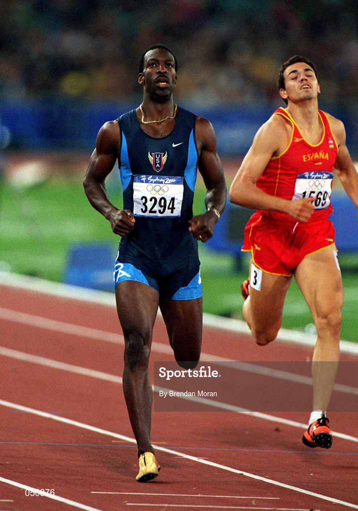 23 September 2000; Michael Johnson of USA competing in the mens 400m during the Sydney Olympics at Sydney Olympic Park in Sydney, Australia. Photo by Brendan Moran/Sportsfile