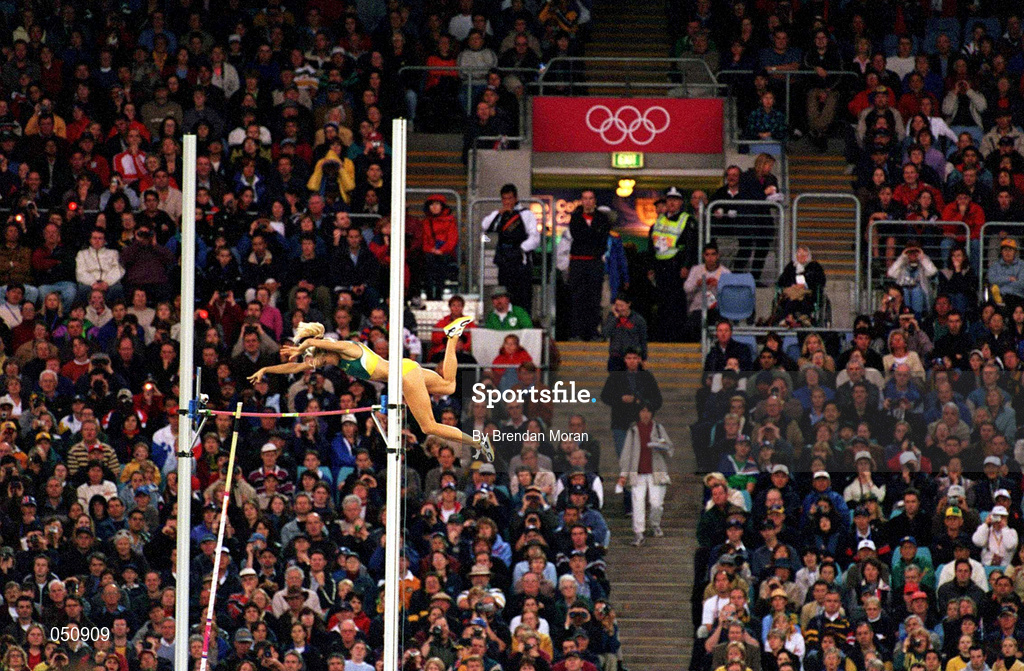 23 September 2000; Tatiana Grigorieva of Australia competing in the Pole Vault at Stadium Australia, Sydney Olympic Park, Homebush Bay, Sydney, Australia. Photo by Brendan Moran/Sportsfile