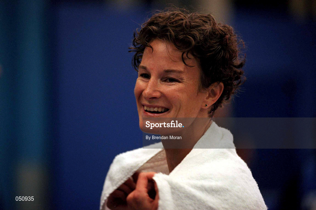 25 September 2000; A delighted Sonia O'Sullivan of Ireland following winning silver in the womens 10,000 final during the Sydney Olympics at Sydney Olympic Park in Sydney, Australia. Photo by Brendan Moran/Sportsfile