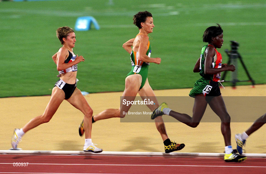 25 September 2000; Sonia O'Sullivan of Ireland competing in the women's 10,000m final during the Sydney Olympics at Sydney Olympic Park in Sydney, Australia. Photo by Brendan Moran/Sportsfile
