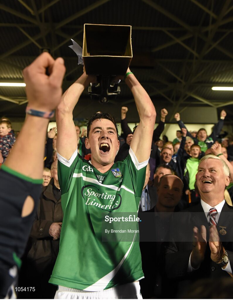 12 September 2015; Limerick captain Diarmaid Byrnes lifts the cup after the game. Bord Gais Energy GAA Hurling All-Ireland U21 Championship Final, Limerick v Wexford, Semple Stadium, Thurles, Co. Tipperary. Picture credit: Brendan Moran / SPORTSFILE