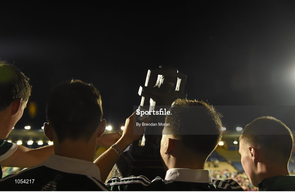 12 September 2015; Limerick players celebrate with the trophy after the game. Bord Gais Energy GAA Hurling All-Ireland U21 Championship Final, Limerick v Wexford, Semple Stadium, Thurles, Co. Tipperary. Picture credit: Brendan Moran / SPORTSFILE