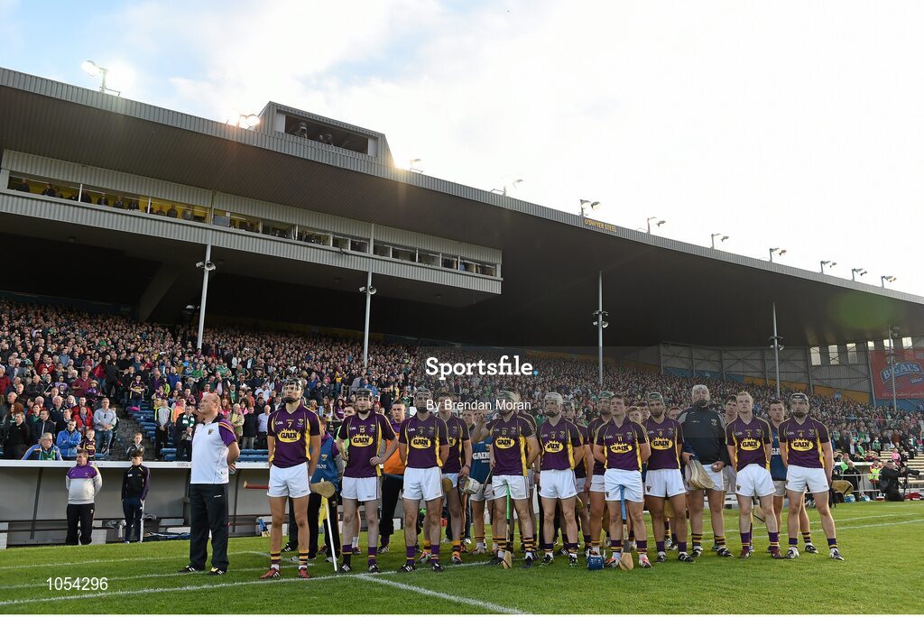 12 September 2015; The Wexford team stand for the national anthem. Bord Gais Energy GAA Hurling All-Ireland U21 Championship Final, Limerick v Wexford, Semple Stadium, Thurles, Co. Tipperary. Picture credit: Brendan Moran / SPORTSFILE